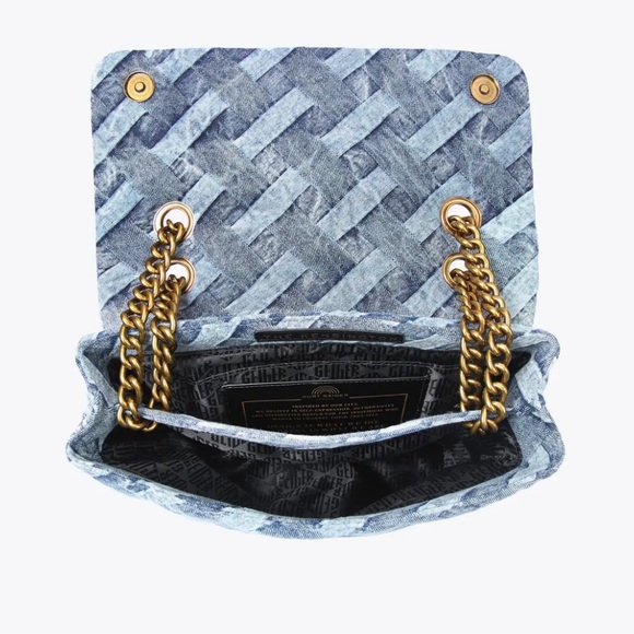 BEAUTIFUL KURT GEIGER LARGE DENIM PURSE WITH GOLD CHAIN STRAP ๐๐ฉต๐ - Picture 2 of 8